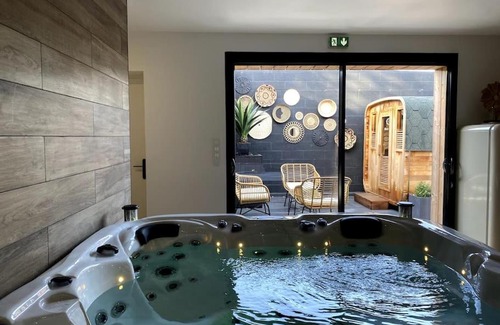 Aulnoy-lez-Valenciennes Apartment | Le Cosy Appart Spa & Sauna by Spaona
