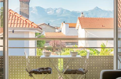 Tarbes Apartment | Le Cosy Tarbais - Parking - Balcon - Vue Pyrénées