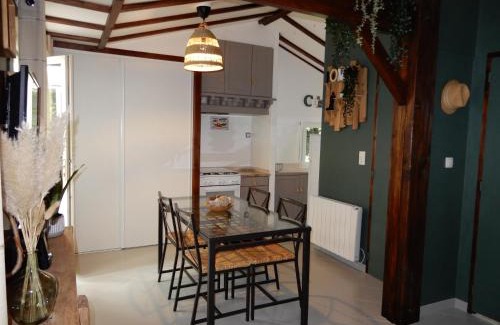 Saint-Christophe-sur-Conde House | Le Cottage Exotique du Lutin Many & son bain nordique