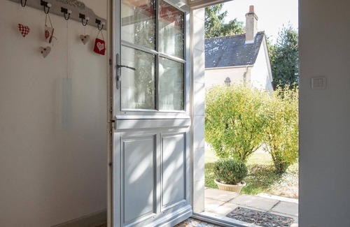 Francueil Cottage | Le Cottage du Cerf-Gîte-Ensuite with Shower