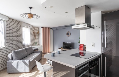 Madeleine-Champ de Mars Apartment | Le Crucy - T2 avec Parking