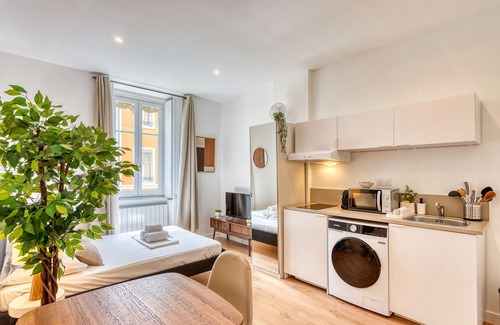 Le Bourg - Gare De Vaise Apartment | Le Docks Lodge - Studio - proche quai de Saone