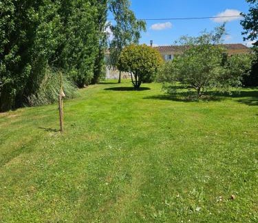 Saint Germain du Seudre Bed & Breakfast | Le Domaine des peupliers