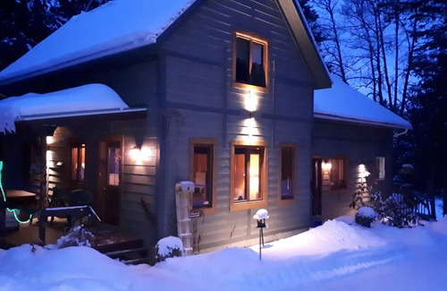 Frampton Ski Chalet | Le Domaine de l'Étang, Superior Chalet: 6 adults and 2 children