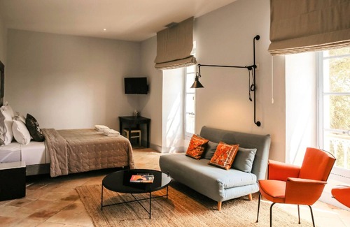 Bernac House | Le Domaine de la Monestarié Charm, elegance and scents of Tuscany