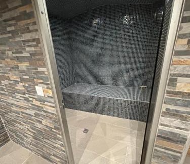 Saint-Laurent-d'Olt House | Le domaine du Bez la grange piscine,sauna,hammam,spa en aubrac