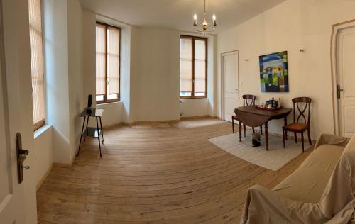 Le Dorat House | Le Dorat Bright & Quiet