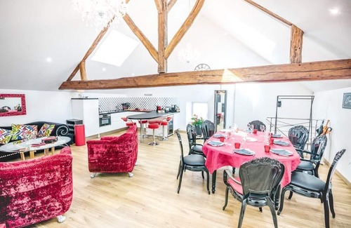 Le Mesnil-sur-Oger Apartment | Le Edouard" luxury suite with relaxation area and sauna, outdoor area and vaulted cellar