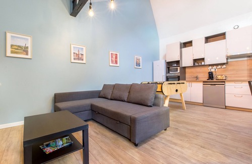 Tourcoing Apartment | Le Flamand Déco du Nord, Jeux, Babyfoot!