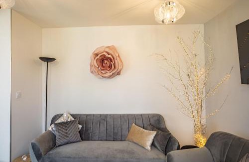 Saint-Andre-les-Vergers Apartment | Le Flamboyant - Confort & Rareté - Premium