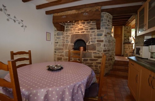 Erce-pres-Liffre House | Le Fournil de la Cheminée