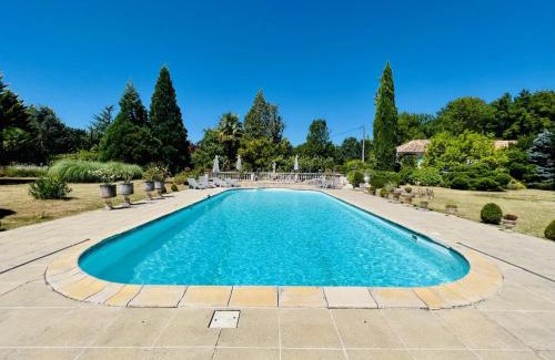 La Rochebeaucourt-et-Argentine Bed & Breakfast | Le logis de Lasteyrie
