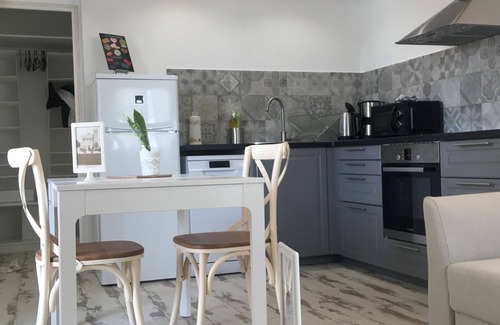 Saintes-Maries-de-la-Mer Apartment | Le Bohème apartment, in village center, 300m from the sea, pets welcome