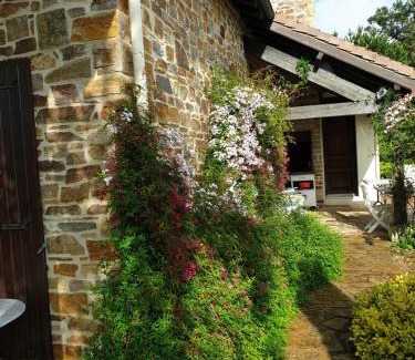 Saint-Martin-de-Fressengeas Bed & Breakfast | Le Fuchier