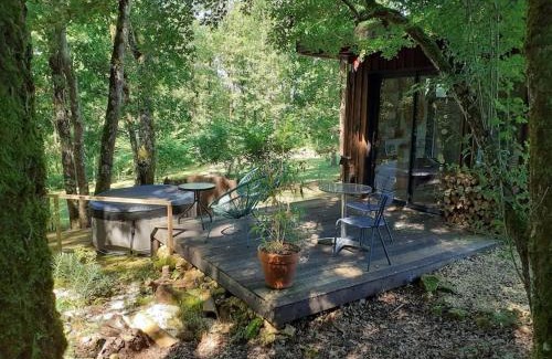 Couze-et-Saint-Front House | Le gîte de la cabane de l'oiseau