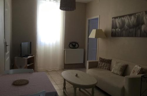 Pessac-sur-Dordogne Apartment | le gite de la CURE