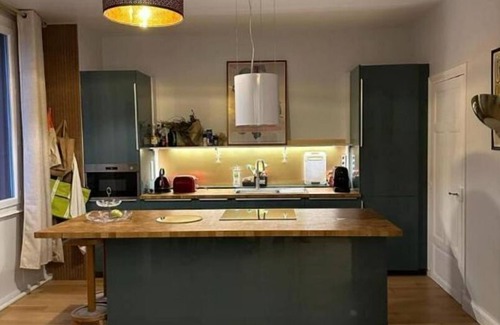 Republique Apartment | Le Grand Bleu - Quiet and Thermal