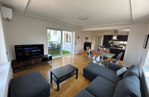 Innenheim Apartment | Le Hibou 🦉 Large apartment 100 m2, 8personnes, not overlooked, private