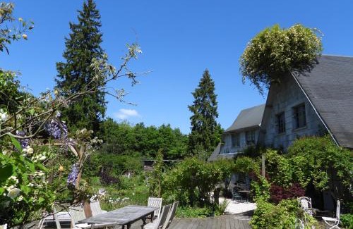 Saint-Jean-aux-Bois Bed & Breakfast | Le jardin de Saint Jean