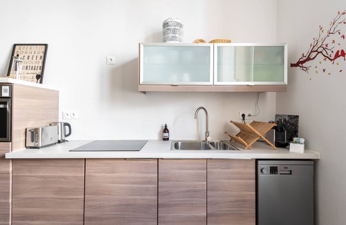 Le Bourg - Gare De Vaise Apartment | Le Jardin des Docks - Appt avec jardin