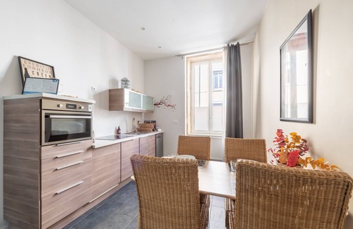 Le Bourg - Gare De Vaise Apartment | Le Jardin des Docks - Appt avec jardin
