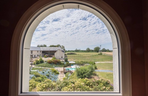 Lerne House | LE JARDIN DES OISEAUX 3*- 2 SPAS HEATED SWIMMING POOL 10mn Fontevraud Abbey