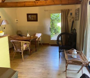Maintenay Bed & Breakfast | Le Jardin Sauvage