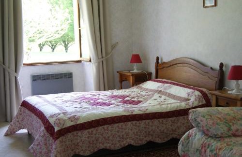 Henrichemont Bed & Breakfast | Le lac aux fées