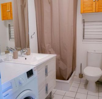 L'Oree du Bois Apartment | Le Laurier - Cosi - WIFI - Parking - Balcon