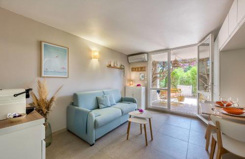Cavaliere Beach Apartment | Le Lavandou "Cavalière" -Rez de jardin bord de mer , ATOM