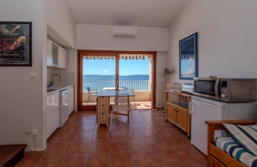 Cavaliere Beach Apartment | Le Lavandou, One-bedroom + mezzanine to rent for 6 people, beautiful seaview, steps from the.