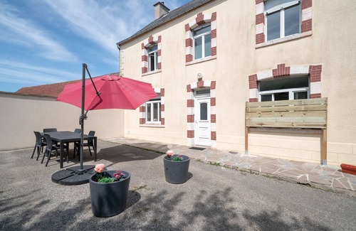 Les Moitiers-d'Allonne House | Le Logis d'Allonne - 10min de la Plage