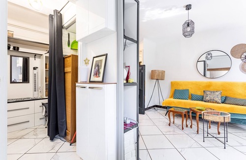 La Lunette Apartment | Le Lovely - One Bedroom Apartment, Sleeps 4
