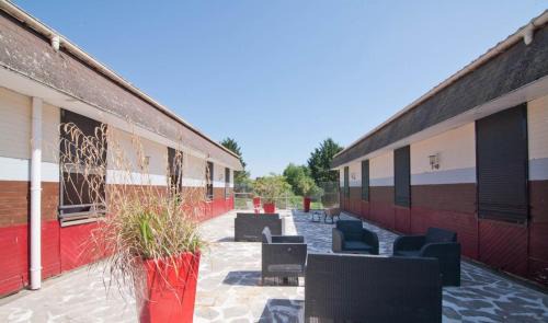 Montliot-et-Courcelles Hotel | Le Magiot