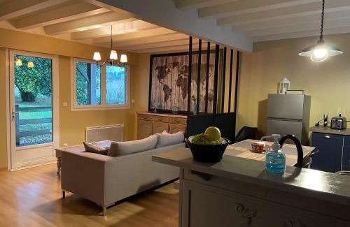 Fleac House | Le Maine N 5 FLEAC - Logement entier avec 3 suites SDB - Balcon