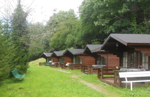 Lacaune Bed & Breakfast | "Le Maloya" Chalets independants -Chambre Balneo - Relais Motards