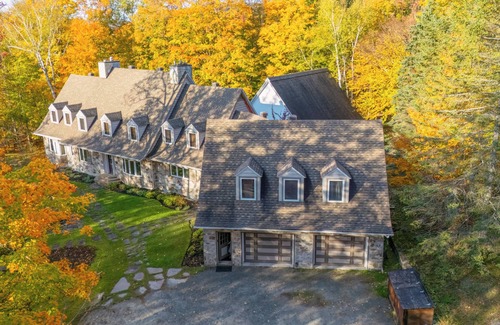 Mont-Tremblant House | Le Manoir | 9 bedrooms | Indoor Pool | Walk to Resort | Tremblant Living