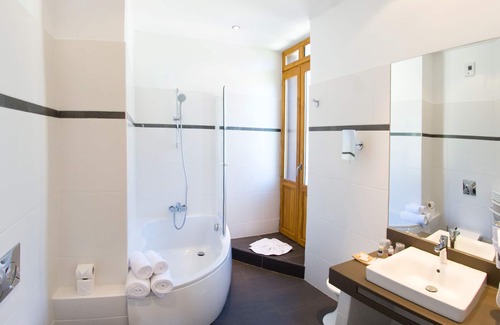Tarascon-sur-Ariege Hotel | Le Manoir D Agnès