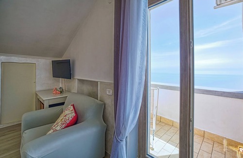 Furore House | Le Marelle