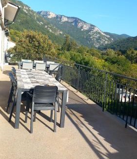 Chatillon-en-Diois Apartment | Le Maricou 120m2 totalement rénové terrasse 40m2
