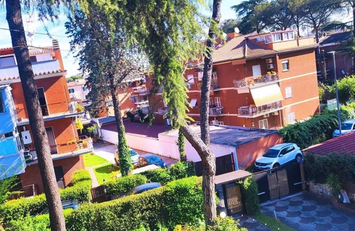 Capannelle Apartment | "Le Maripose" Appia Antica Luxury apartment in the green with garden and Jacuzzi