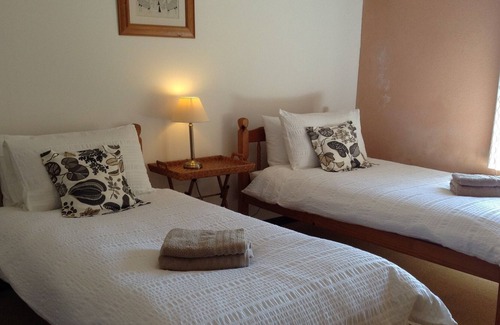 Le-Petit-Pressigny Cottage | Le Martinet - Cosy 2-Bedroom Cottage