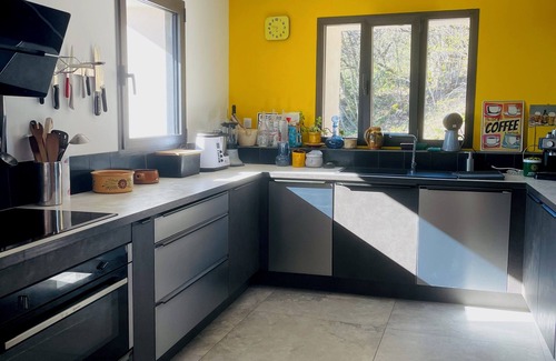 Arphy Cottage | Le Mas Les Vignals gîtes and events, pool view