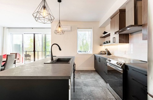 Magog Condo | Le Memph: 3 bdrms pool spa Lake Memphremagog