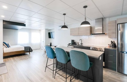 Laval House | Le Mille-Iles - Complexe La Voûte