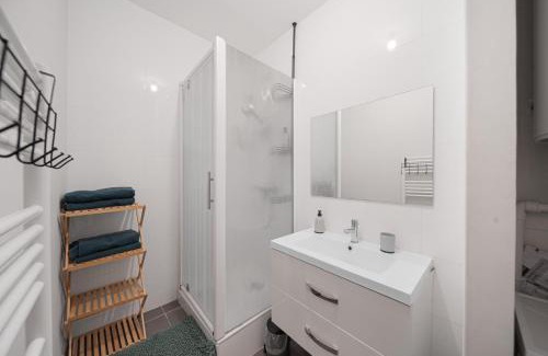 Chalon-sur-Saone Apartment | Le Molière 1 chambre avec patio