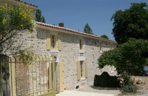 Saint-Martin-des-Fontaines Villa | le Moulin de Garreau