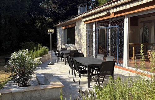 Sers House | Le moulin à vent, large house for 12 people in Charente with swimming pool.