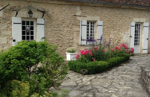 Queyssac House | Le Moulin de Cosset joins to invite you to an exceptional stay
