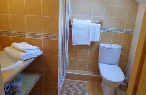 Saint-Sauveur-la-Vallee Bed & Breakfast | Le Moulin de Jules et Akasha